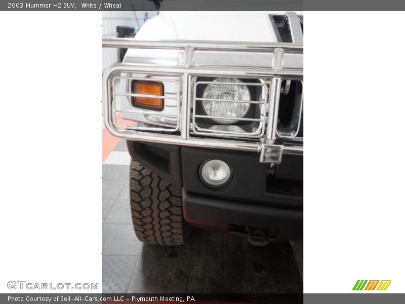 White / Wheat 2003 Hummer H2 SUV