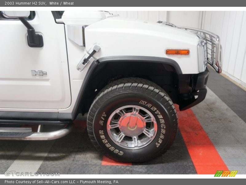 White / Wheat 2003 Hummer H2 SUV