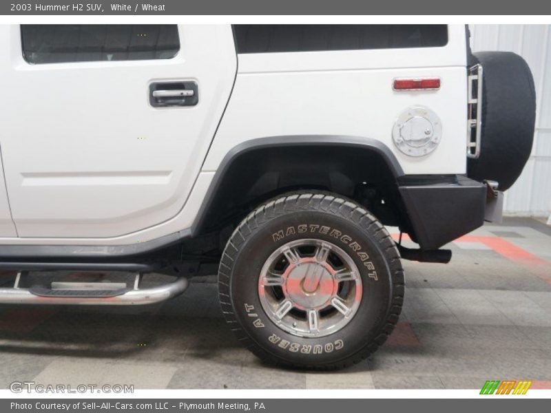 White / Wheat 2003 Hummer H2 SUV