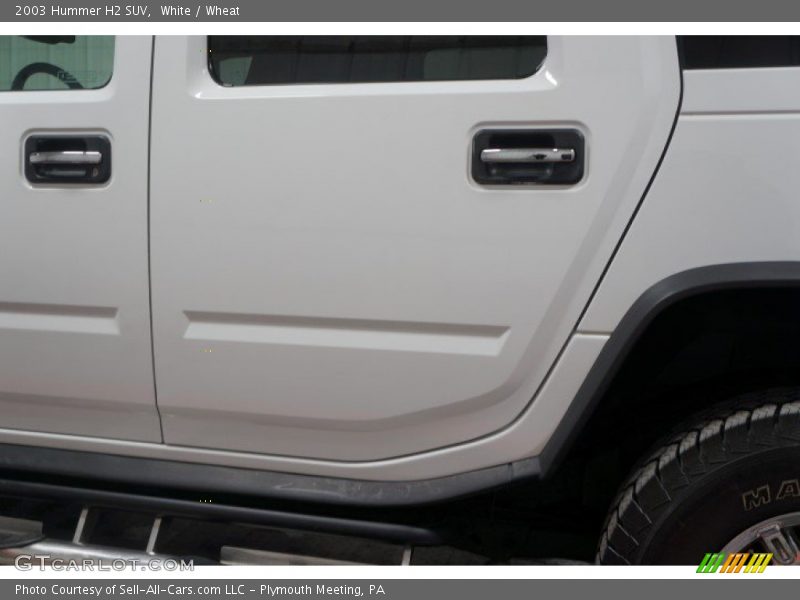 White / Wheat 2003 Hummer H2 SUV