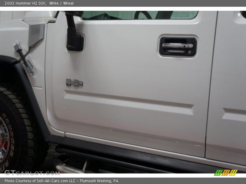 White / Wheat 2003 Hummer H2 SUV