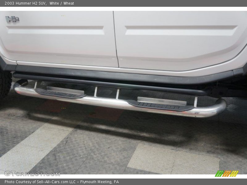 White / Wheat 2003 Hummer H2 SUV
