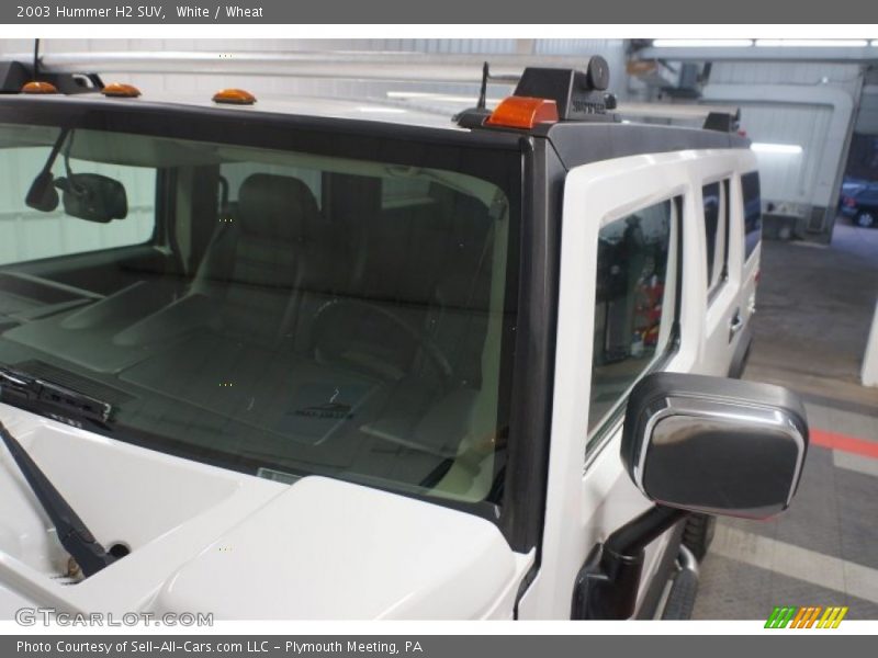 White / Wheat 2003 Hummer H2 SUV