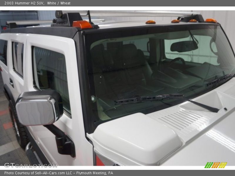 White / Wheat 2003 Hummer H2 SUV