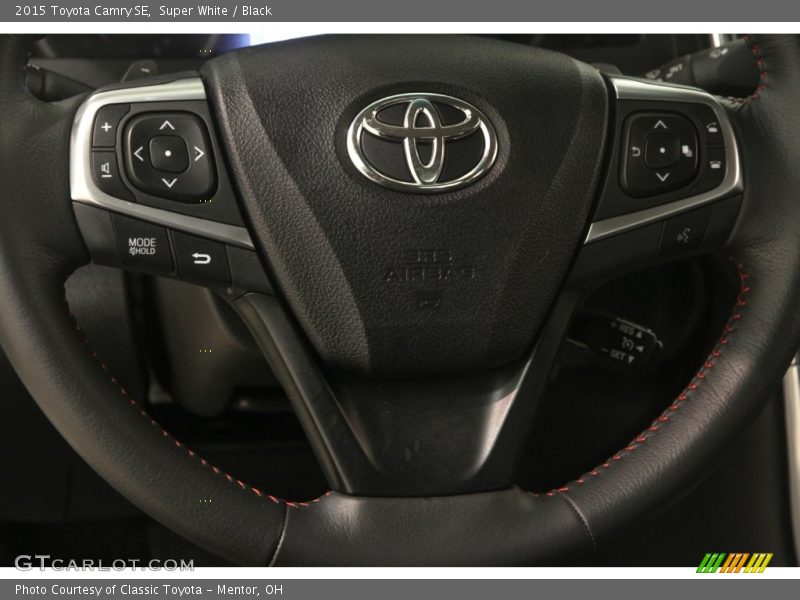 Super White / Black 2015 Toyota Camry SE