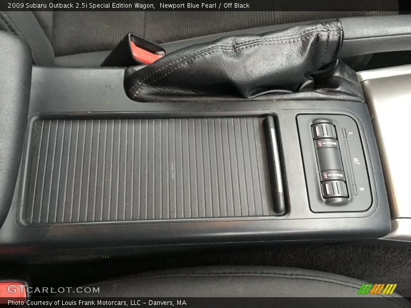 Newport Blue Pearl / Off Black 2009 Subaru Outback 2.5i Special Edition Wagon