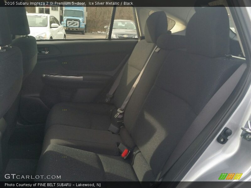 Ice Silver Metallic / Black 2016 Subaru Impreza 2.0i Premium 5-door