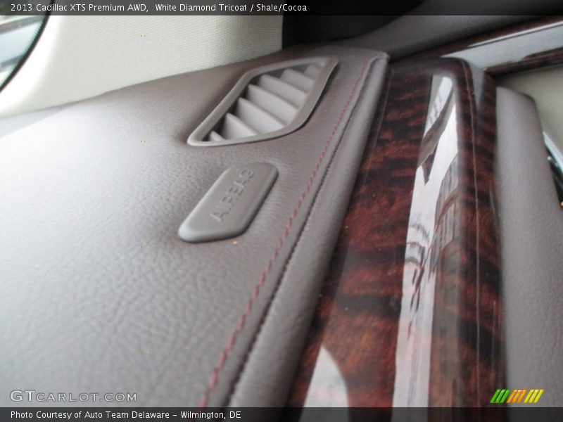 White Diamond Tricoat / Shale/Cocoa 2013 Cadillac XTS Premium AWD