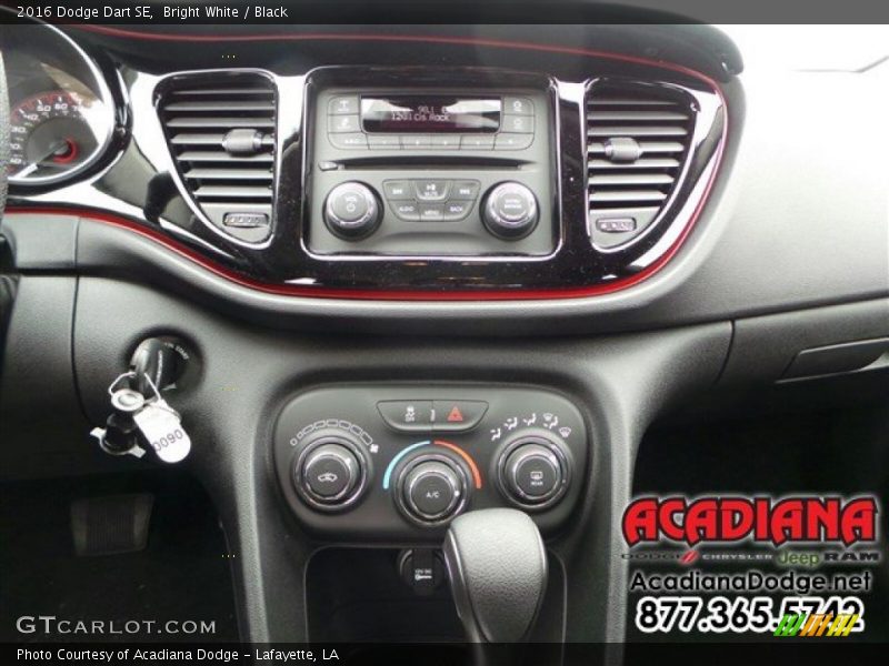 Bright White / Black 2016 Dodge Dart SE