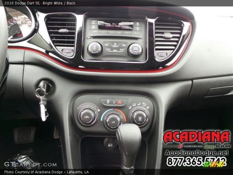 Bright White / Black 2016 Dodge Dart SE