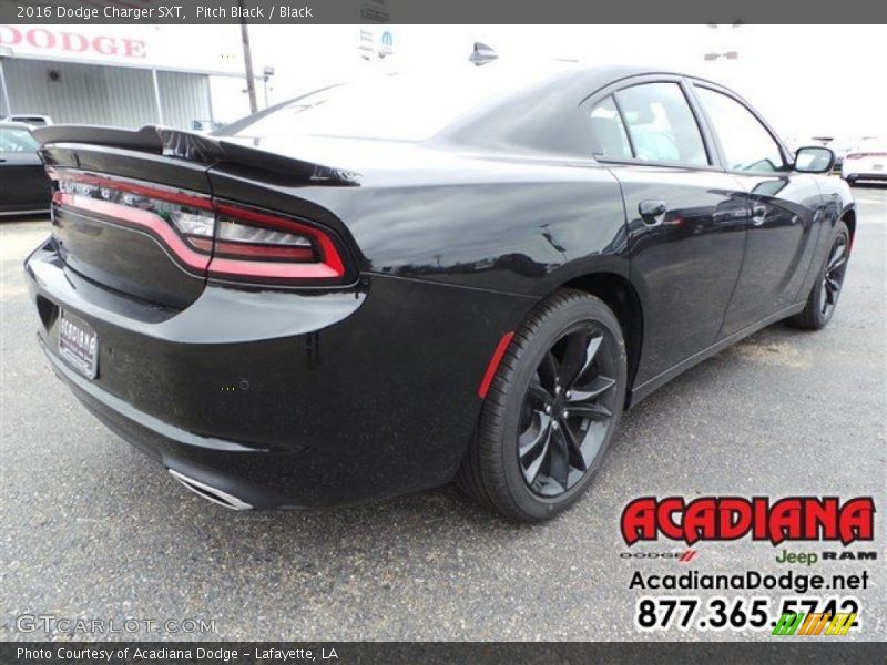 Pitch Black / Black 2016 Dodge Charger SXT