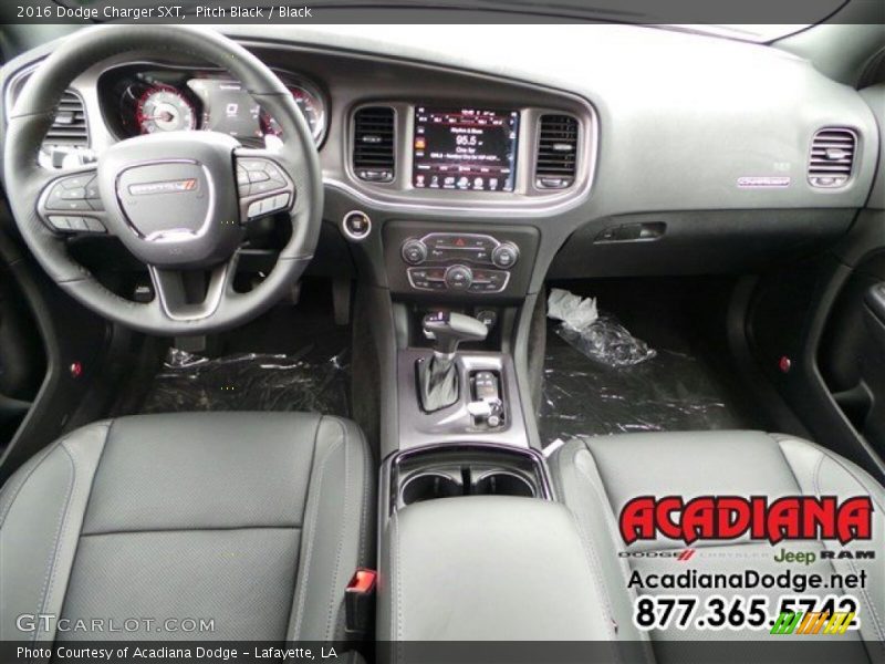 Pitch Black / Black 2016 Dodge Charger SXT