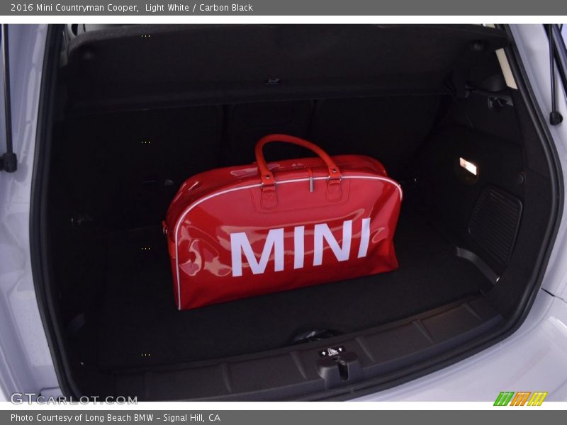 Light White / Carbon Black 2016 Mini Countryman Cooper