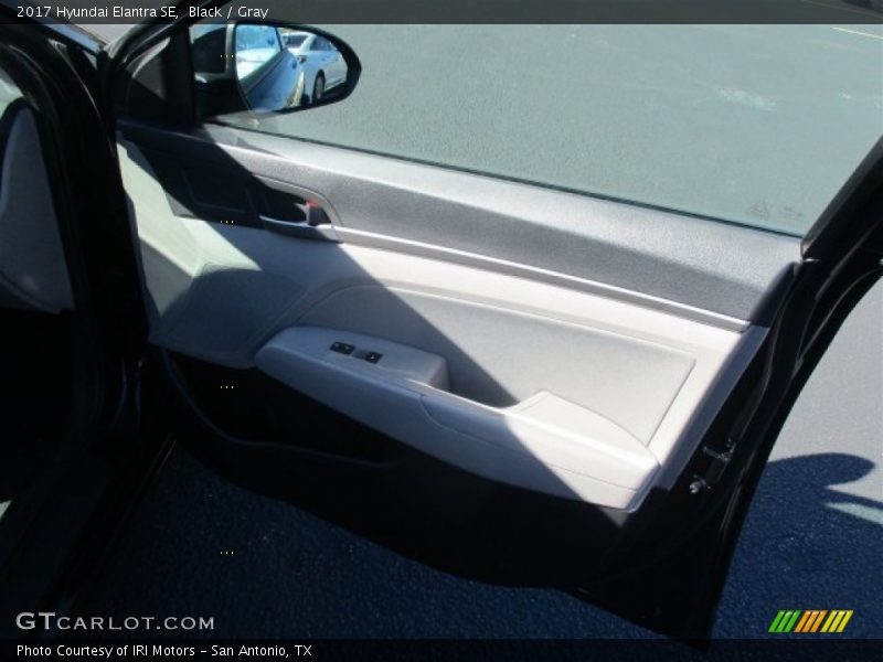 Black / Gray 2017 Hyundai Elantra SE