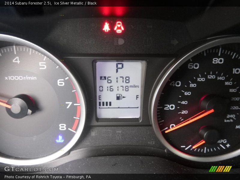 Ice Silver Metallic / Black 2014 Subaru Forester 2.5i