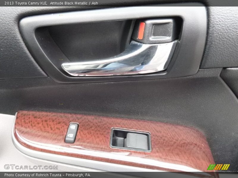 Attitude Black Metallic / Ash 2013 Toyota Camry XLE