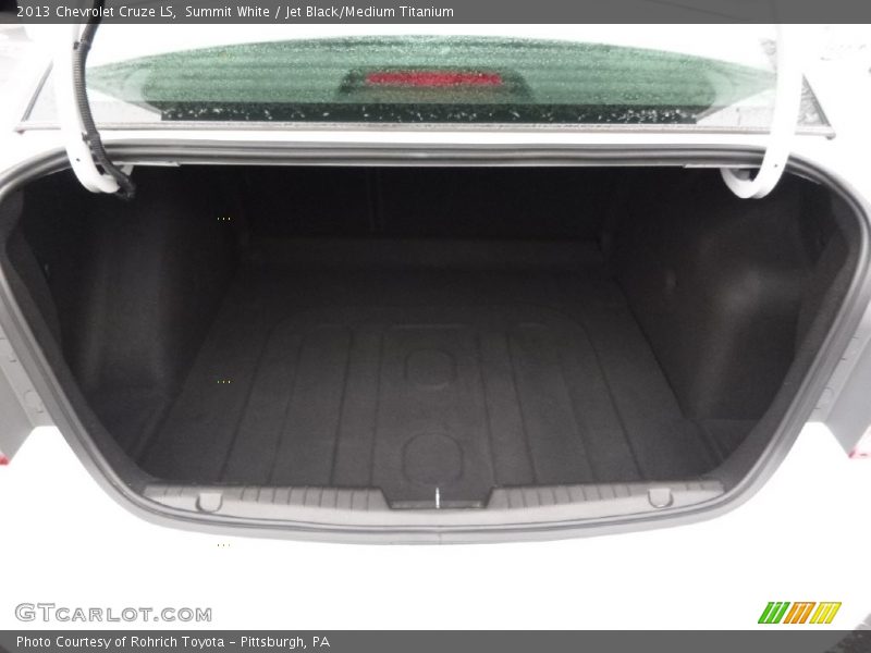 Summit White / Jet Black/Medium Titanium 2013 Chevrolet Cruze LS