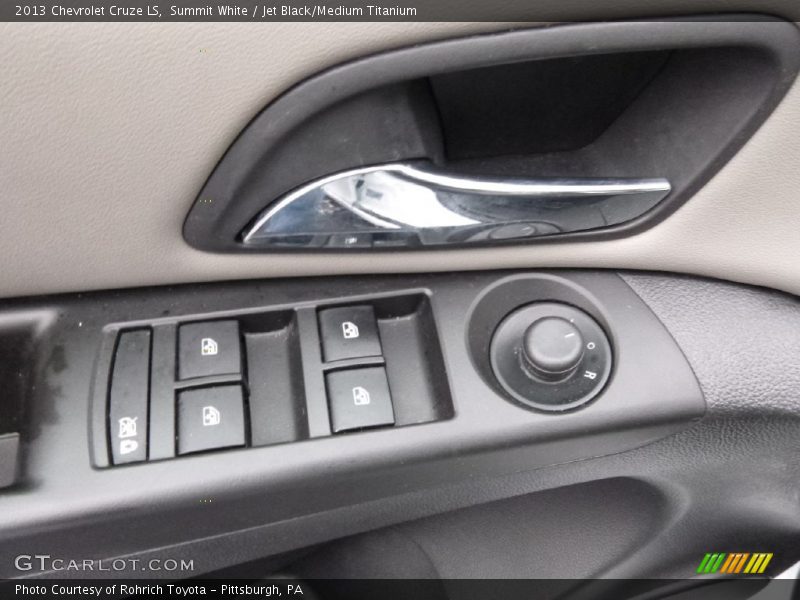 Summit White / Jet Black/Medium Titanium 2013 Chevrolet Cruze LS