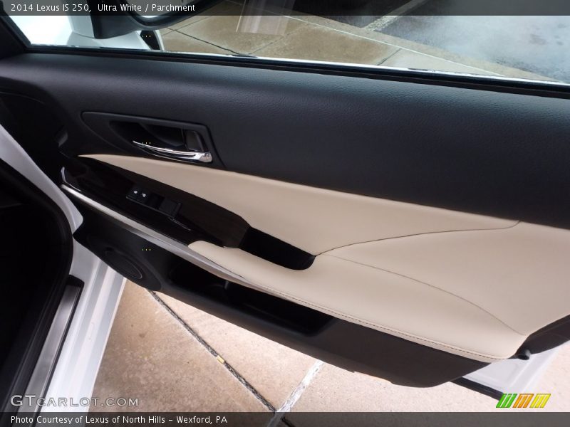 Ultra White / Parchment 2014 Lexus IS 250