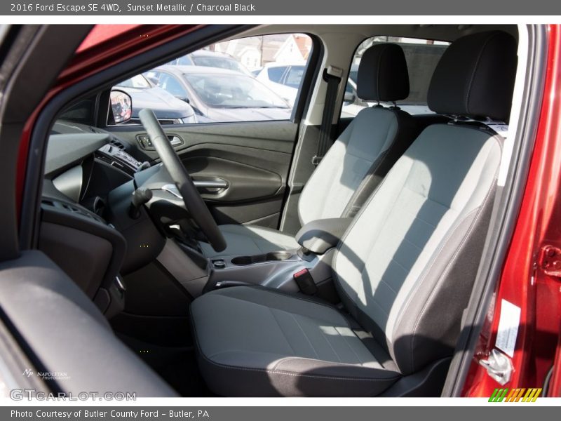 Sunset Metallic / Charcoal Black 2016 Ford Escape SE 4WD