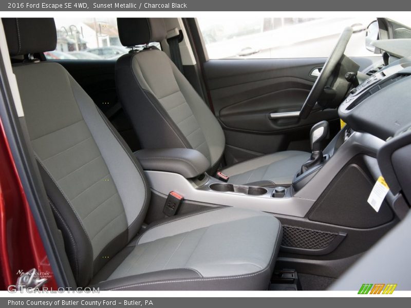 Sunset Metallic / Charcoal Black 2016 Ford Escape SE 4WD