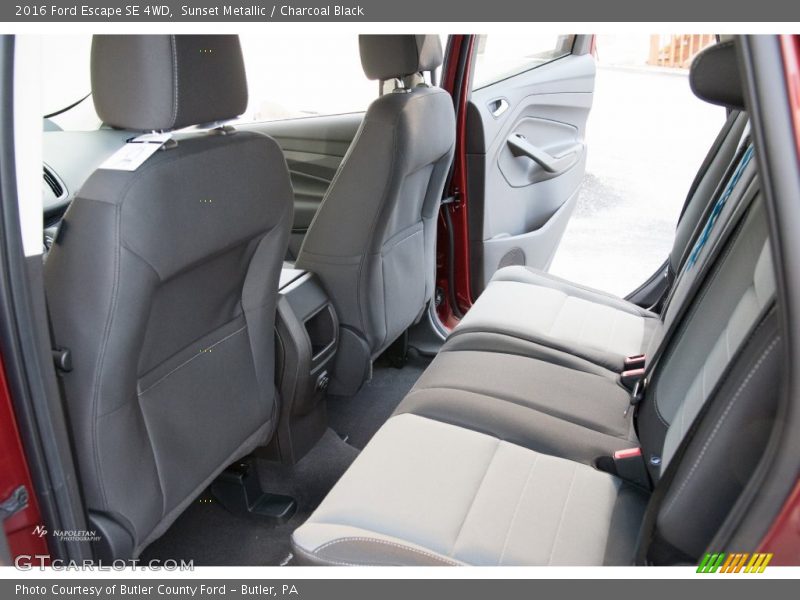 Sunset Metallic / Charcoal Black 2016 Ford Escape SE 4WD