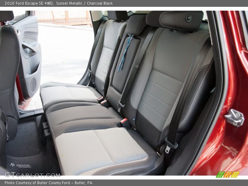 Sunset Metallic / Charcoal Black 2016 Ford Escape SE 4WD