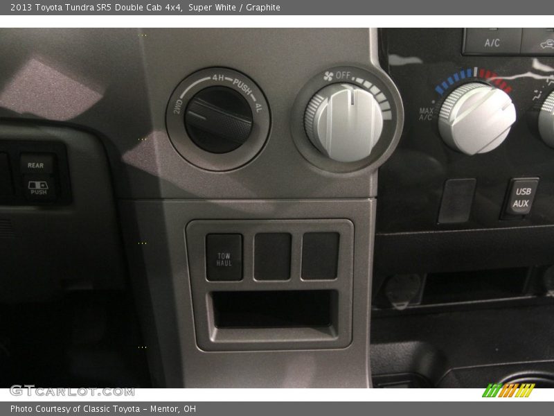 Super White / Graphite 2013 Toyota Tundra SR5 Double Cab 4x4
