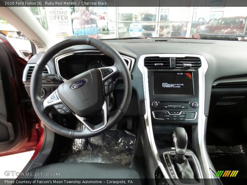 Ruby Red Metallic / Charcoal Black 2016 Ford Fusion SE