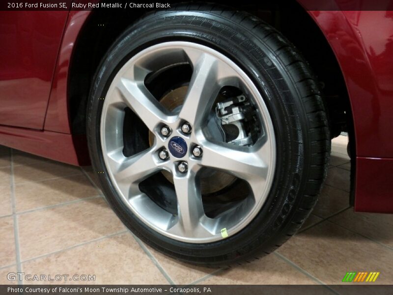 Ruby Red Metallic / Charcoal Black 2016 Ford Fusion SE