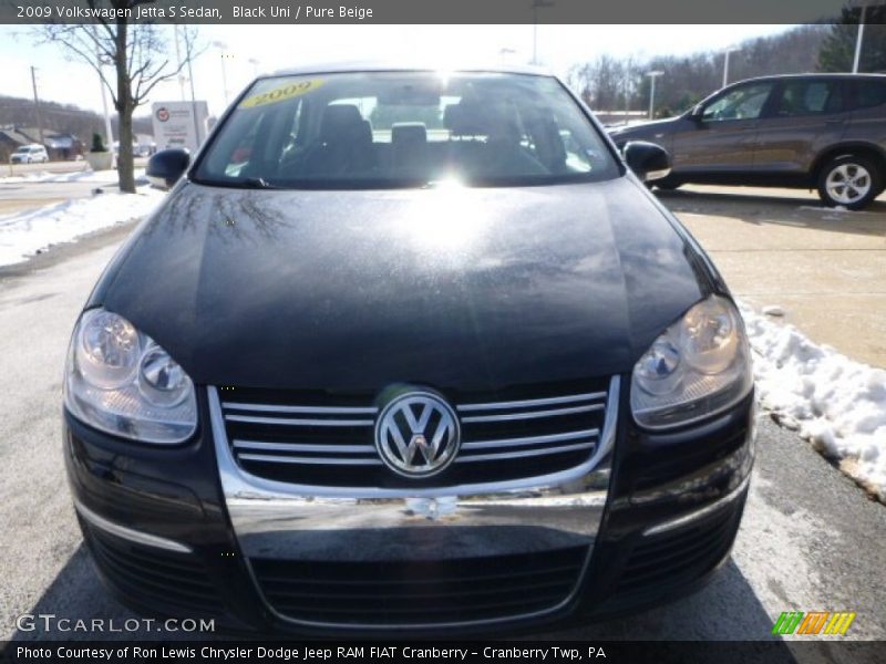 Black Uni / Pure Beige 2009 Volkswagen Jetta S Sedan