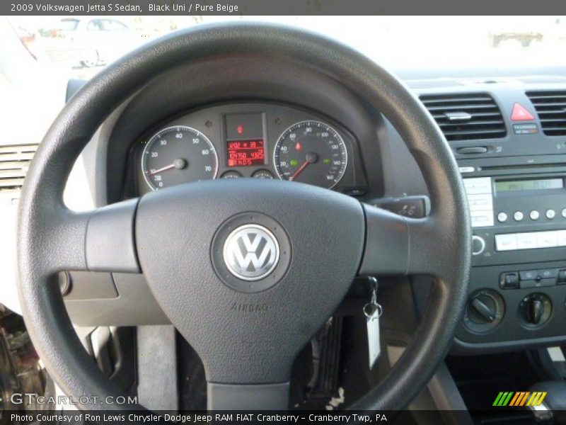 Black Uni / Pure Beige 2009 Volkswagen Jetta S Sedan