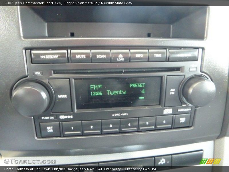 Bright Silver Metallic / Medium Slate Gray 2007 Jeep Commander Sport 4x4