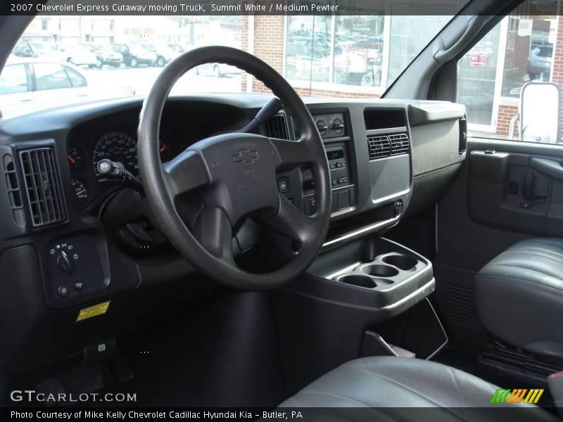 Summit White / Medium Pewter 2007 Chevrolet Express Cutaway moving Truck