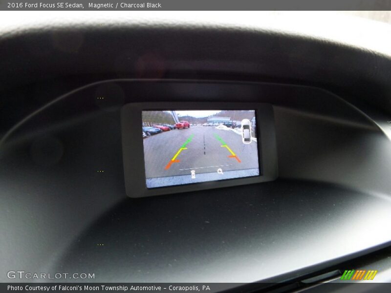 Magnetic / Charcoal Black 2016 Ford Focus SE Sedan