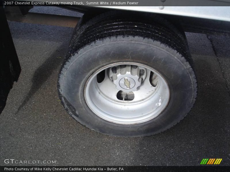Summit White / Medium Pewter 2007 Chevrolet Express Cutaway moving Truck