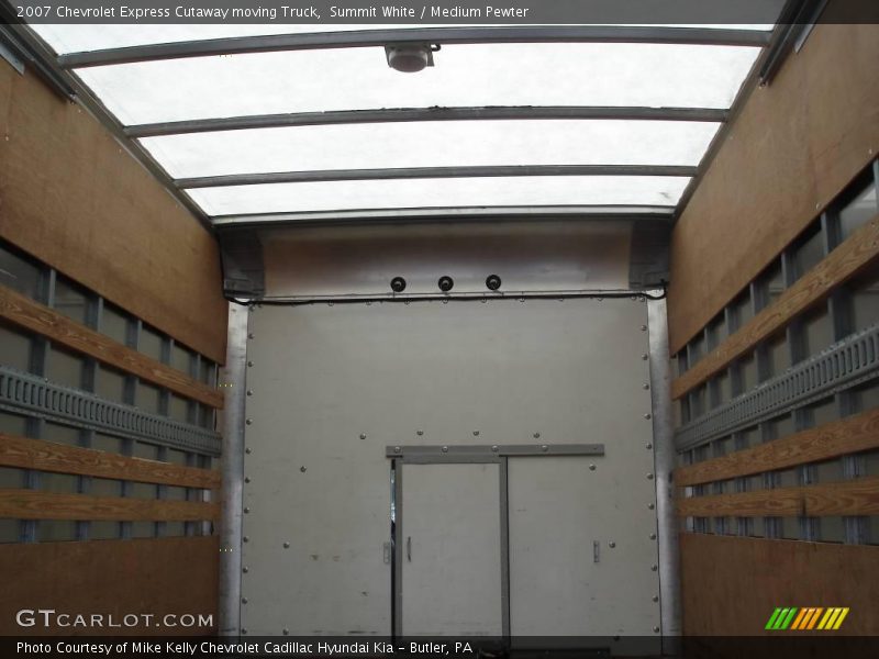 Summit White / Medium Pewter 2007 Chevrolet Express Cutaway moving Truck