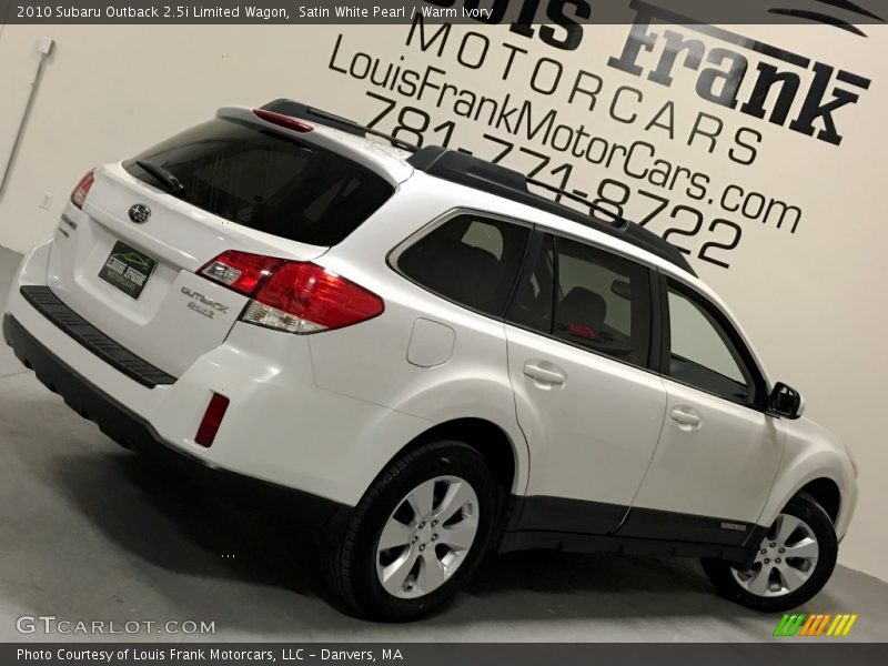 Satin White Pearl / Warm Ivory 2010 Subaru Outback 2.5i Limited Wagon