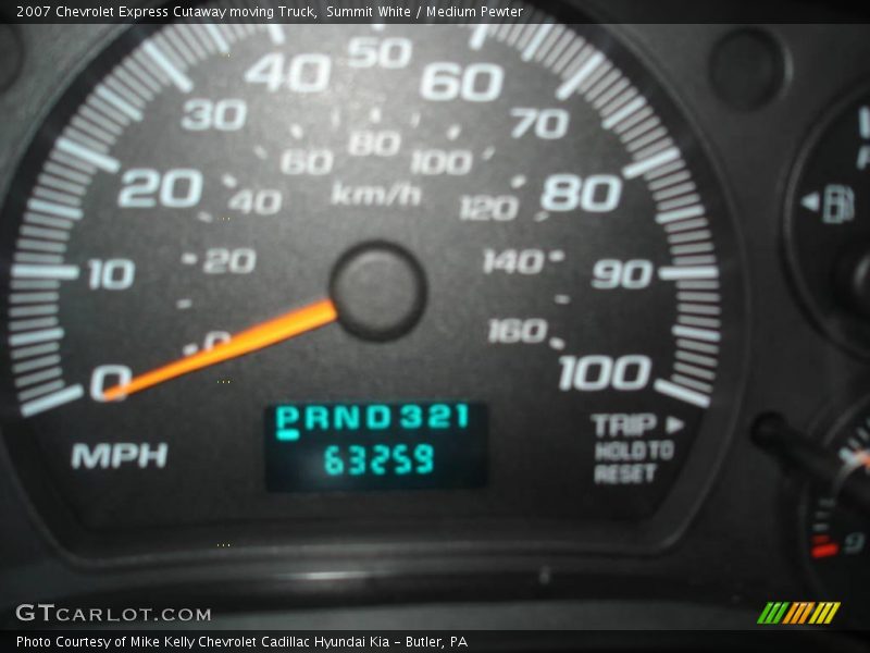 Summit White / Medium Pewter 2007 Chevrolet Express Cutaway moving Truck