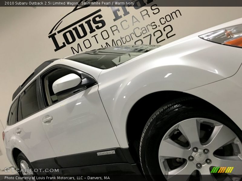 Satin White Pearl / Warm Ivory 2010 Subaru Outback 2.5i Limited Wagon
