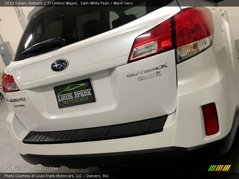 Satin White Pearl / Warm Ivory 2010 Subaru Outback 2.5i Limited Wagon