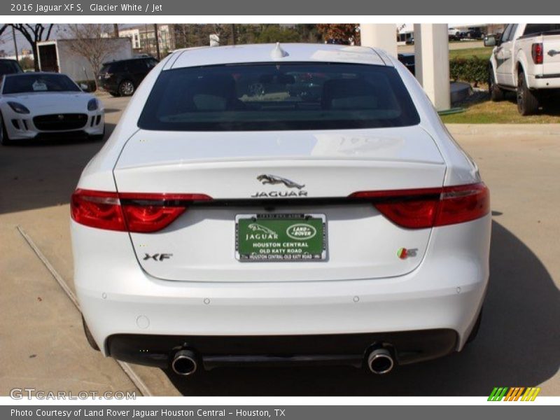 Glacier White / Jet 2016 Jaguar XF S