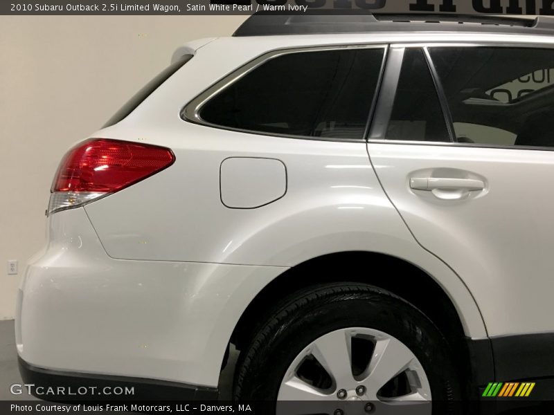 Satin White Pearl / Warm Ivory 2010 Subaru Outback 2.5i Limited Wagon