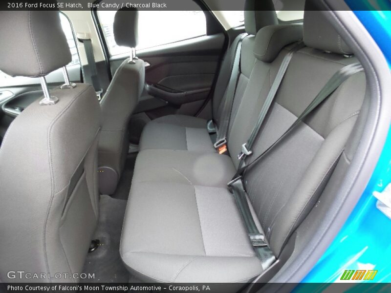 Blue Candy / Charcoal Black 2016 Ford Focus SE Hatch