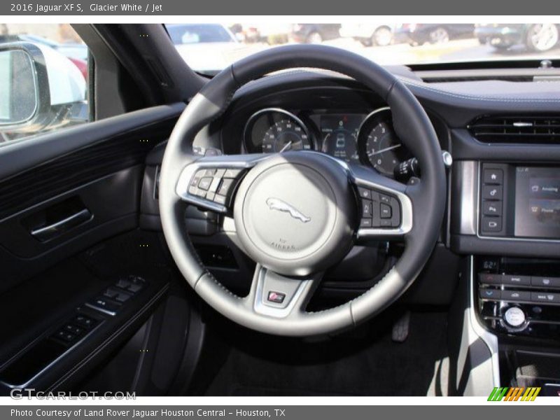 Glacier White / Jet 2016 Jaguar XF S