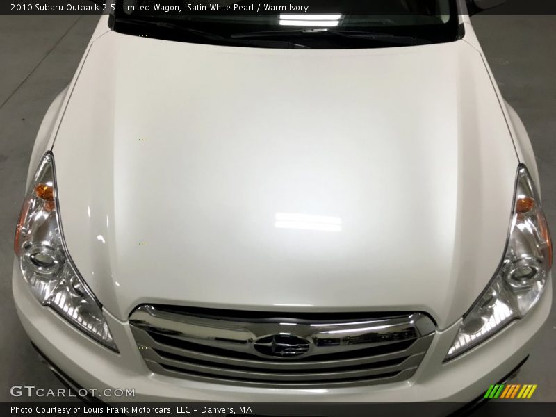 Satin White Pearl / Warm Ivory 2010 Subaru Outback 2.5i Limited Wagon