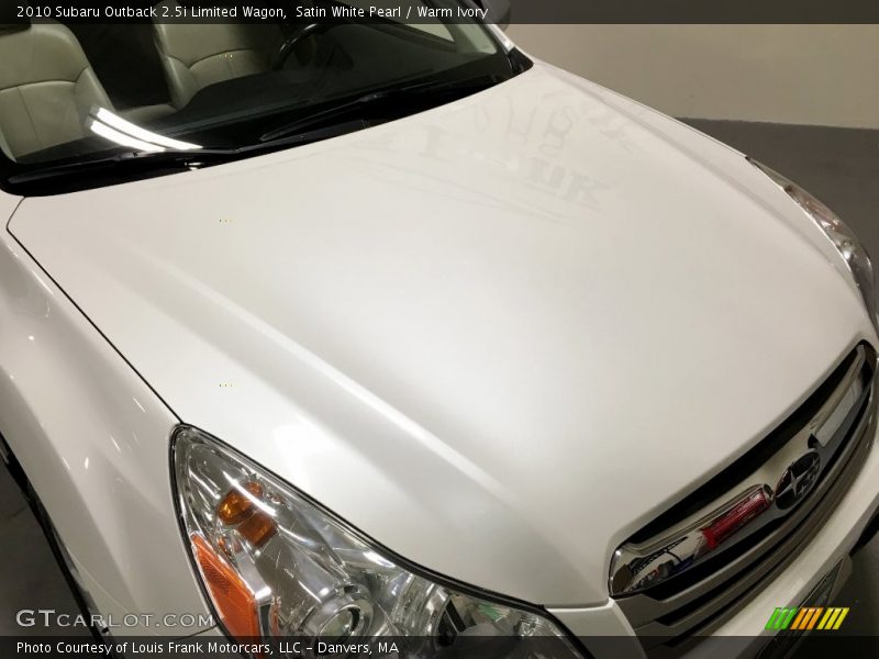 Satin White Pearl / Warm Ivory 2010 Subaru Outback 2.5i Limited Wagon