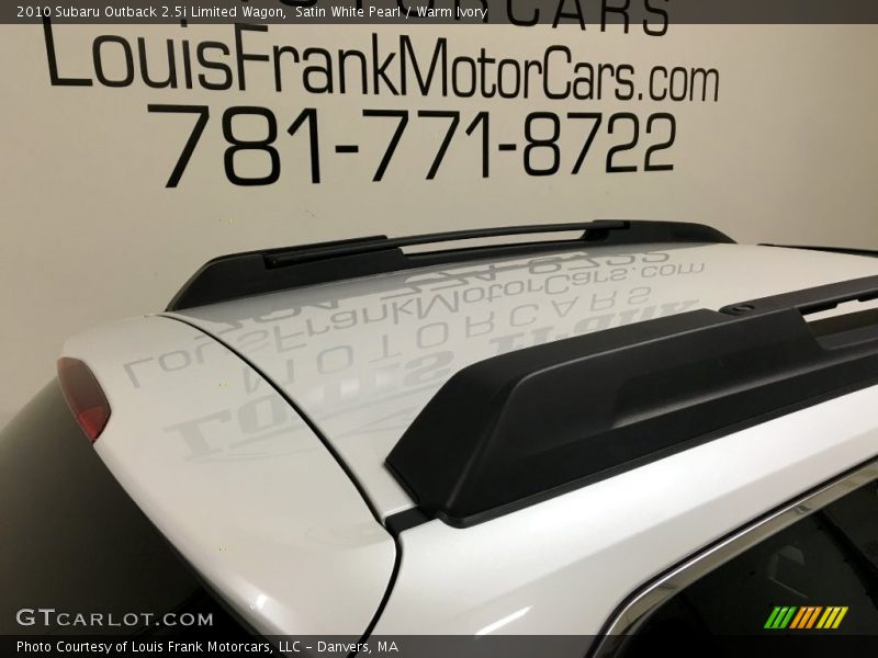 Satin White Pearl / Warm Ivory 2010 Subaru Outback 2.5i Limited Wagon