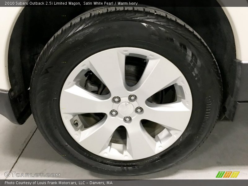 Satin White Pearl / Warm Ivory 2010 Subaru Outback 2.5i Limited Wagon