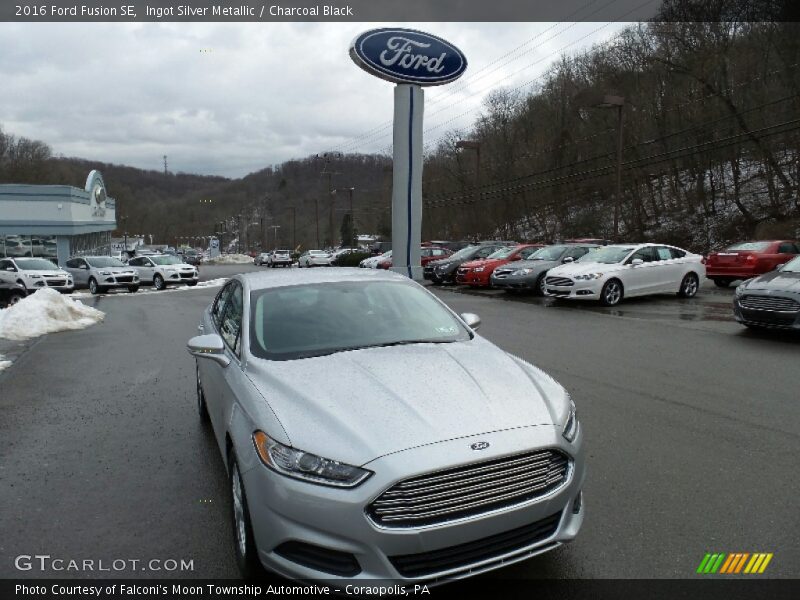 Ingot Silver Metallic / Charcoal Black 2016 Ford Fusion SE